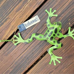 Green Metal Frog Decor